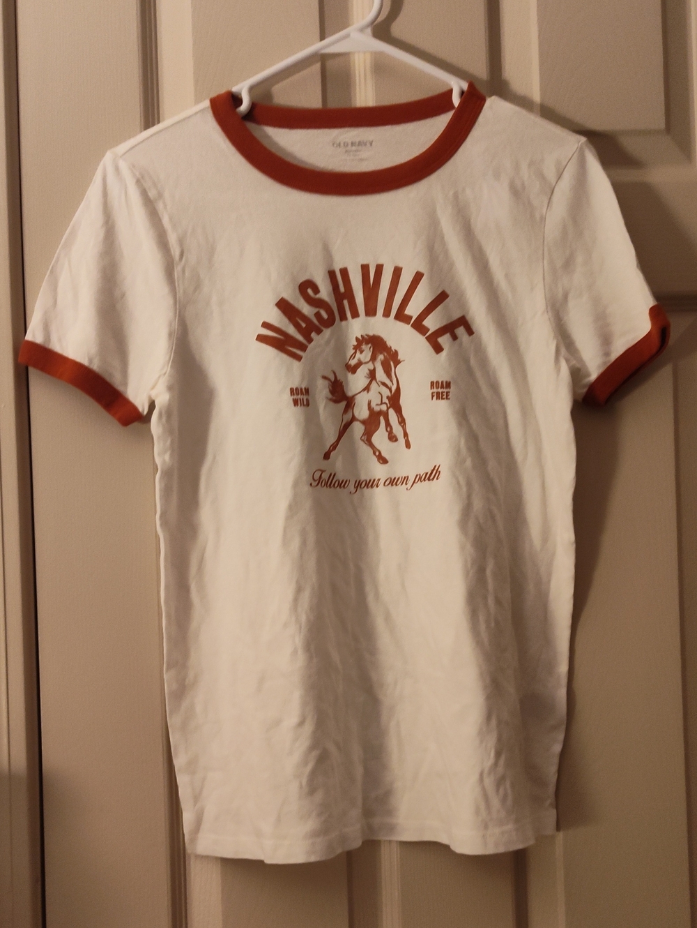 Old Navy White and Rust Nashville Graphic Ringer Tee